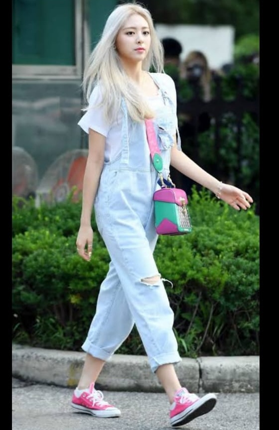 Style Your Denim Dungaree Like K-pop Female Idols: Take Hints From Blackpink’s Lisa, ITZY’s Yuna And Taeyeon - 4