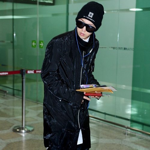 Swagger On Airport: G Dragon's Airport Looks Are Dashing And Groovy, Here's A Proof 836609