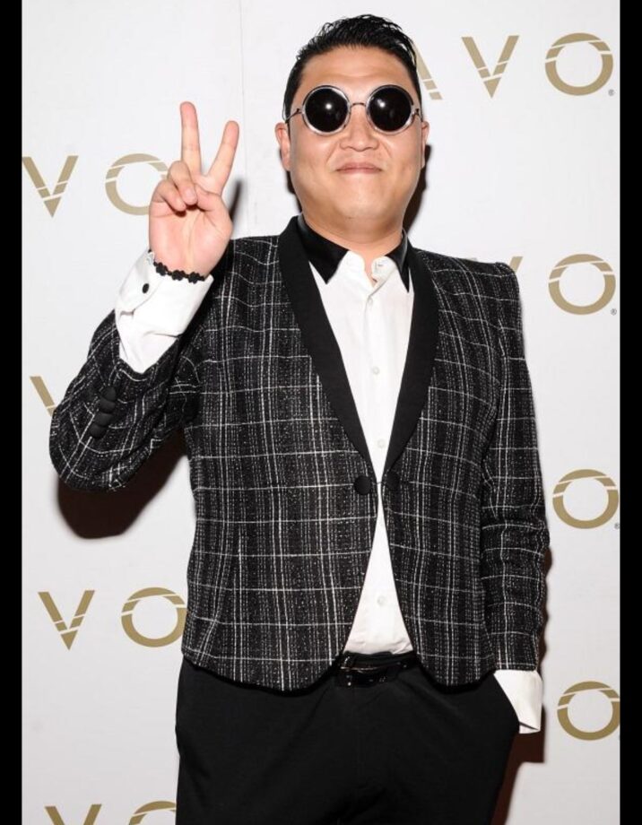 Times When PSY Made Us Stop And Stare With His Groovy Outfits - 1