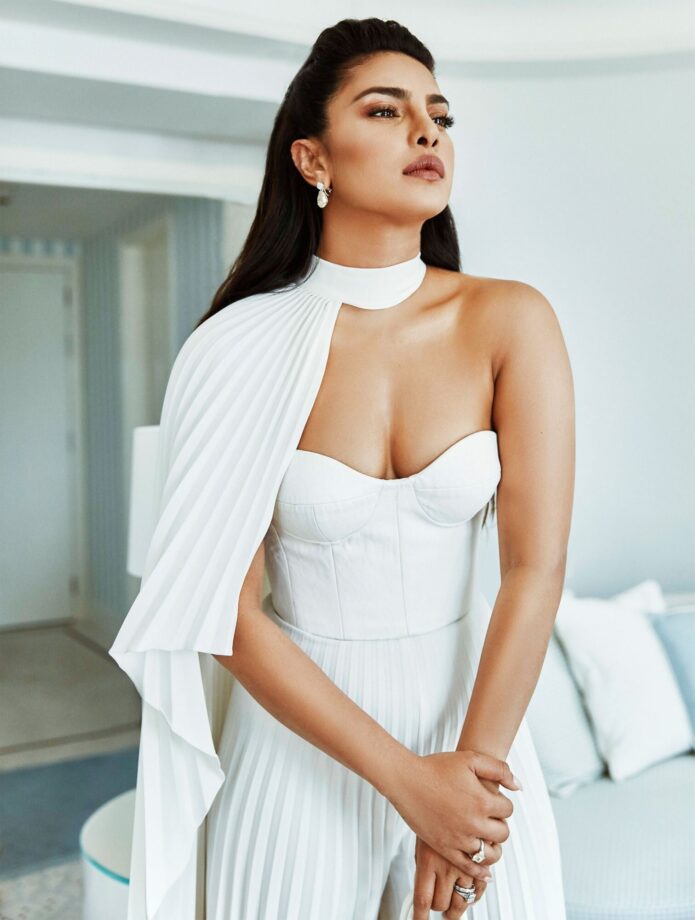 Too Hot To Handle: The Most Revealing Dresses Of Priyanka Chopra That Made Netizens Go Crazy For Her - 4