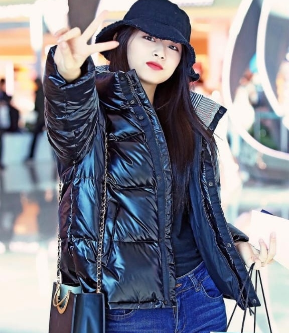 Visit The Airport In Swag With Twice Members: Best Airport Outfits - 2