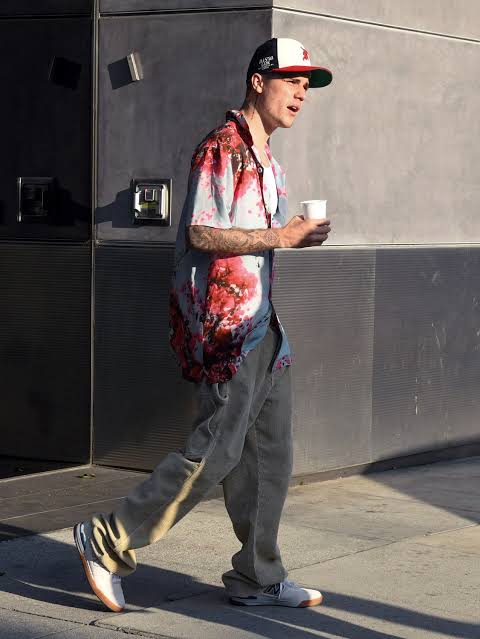 Want To Look Dashing? Justin Bieber’s Street Style Is Exactly What You Need To Take Lessons From - 3