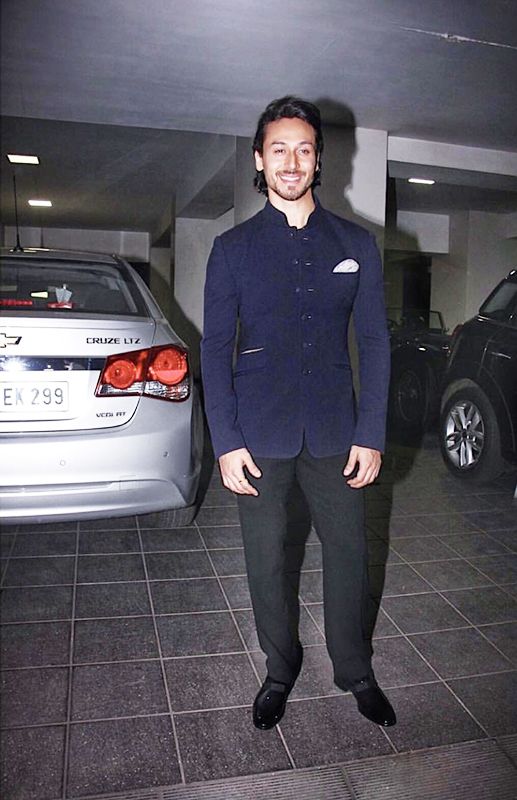 Wear Ethnic And Look Modern: Take Cues From Tiger Shroff, Shahid Kapoor, And Akshay Kumar - 0