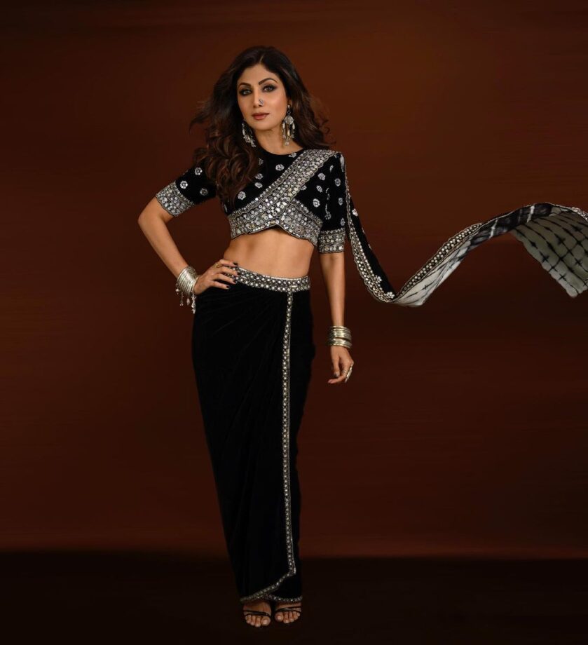 Times, When Shilpa Shetty Experimented With Sarees And Fans Went Wow - 1