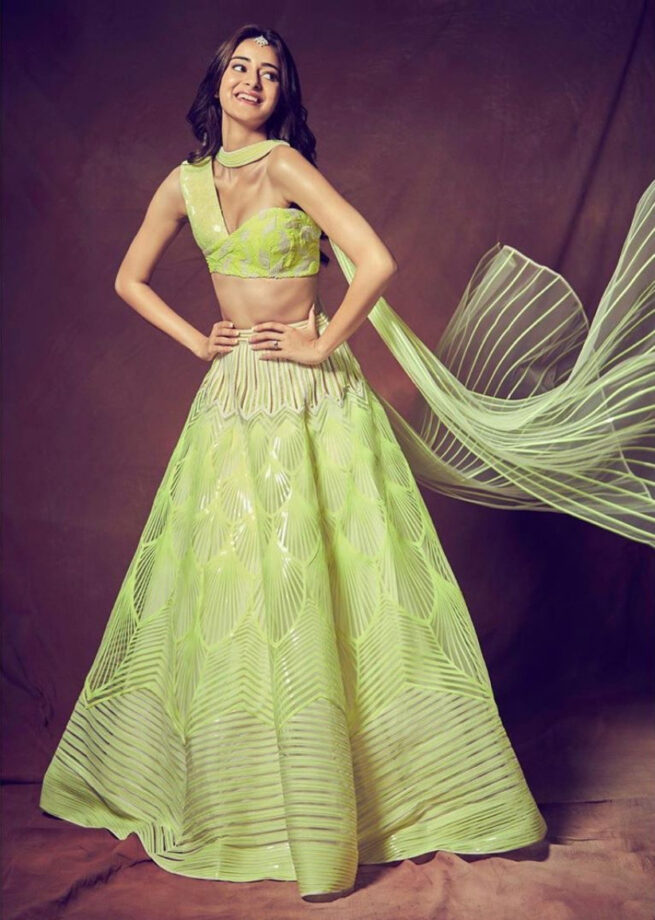 5 Lightweight Easy To Carry Lehengas Of Shraddha Kapoor & Ananya Panday To Top The Glam List - 3