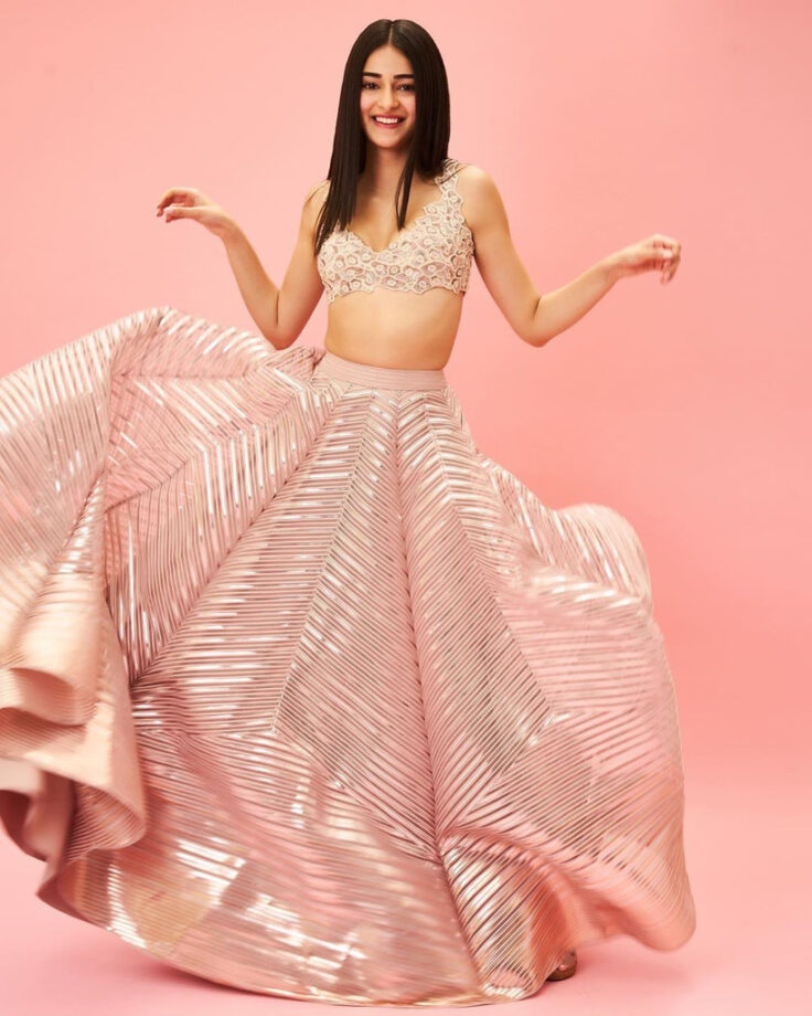 5 Lightweight Easy To Carry Lehengas Of Shraddha Kapoor & Ananya Panday To Top The Glam List - 2