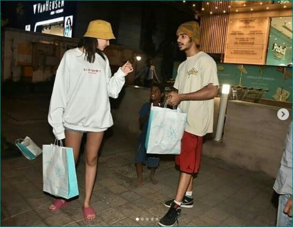 5 Times When Rumoured Couple Ishaan Khatter & Ananya Panday Were Clicked By Paparazzi In Their Candid Moment, Take A Looks - 2