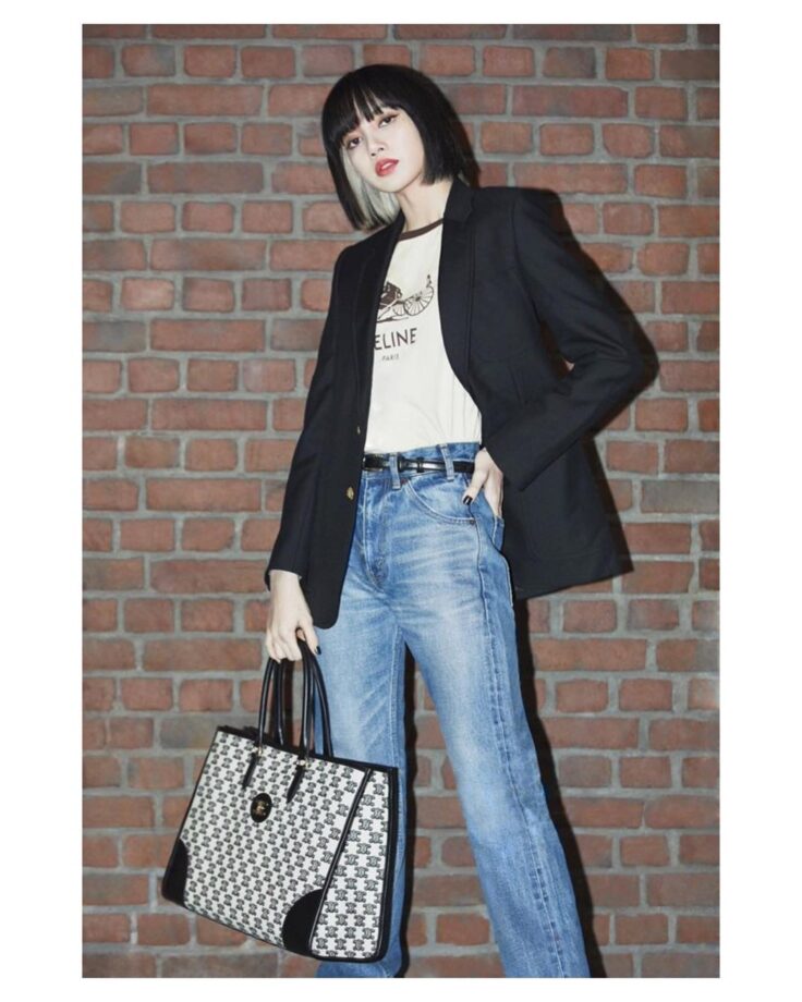 6 Must-Have Denim Wears From Blackpink Lisa’s Wardrobe - 2