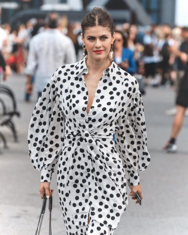 Fashion Deals: Alexandra Daddario’s Street Style Fashion Look Has Our Hearts! - 4