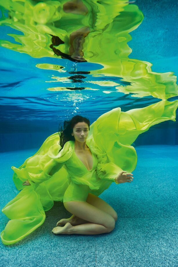 Alia Bhatt & Her Water Baby Moments Is A Sight To Behold - 1