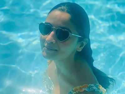 Alia Bhatt & Her Water Baby Moments Is A Sight To Behold - 2