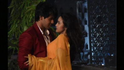 Ashi Singh does a super hot ‘wet dance’ with Randeep Rai, video sets internet on fire