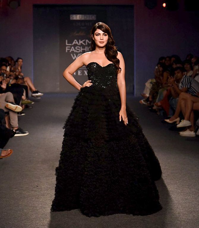 Black Avatar: Rhea Chakraborty’s Smokey Hot Black Dresses Of All Times - 5