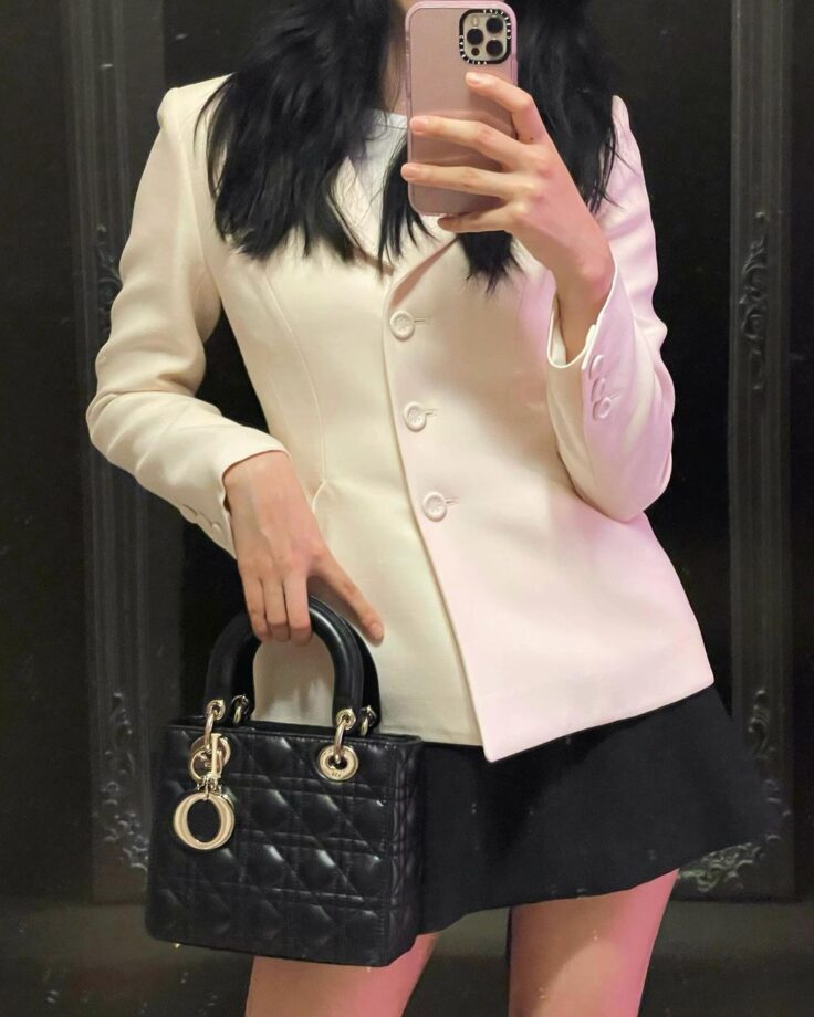 Blackpink Girls’ Enviable Blazers That Netizens Love - 4