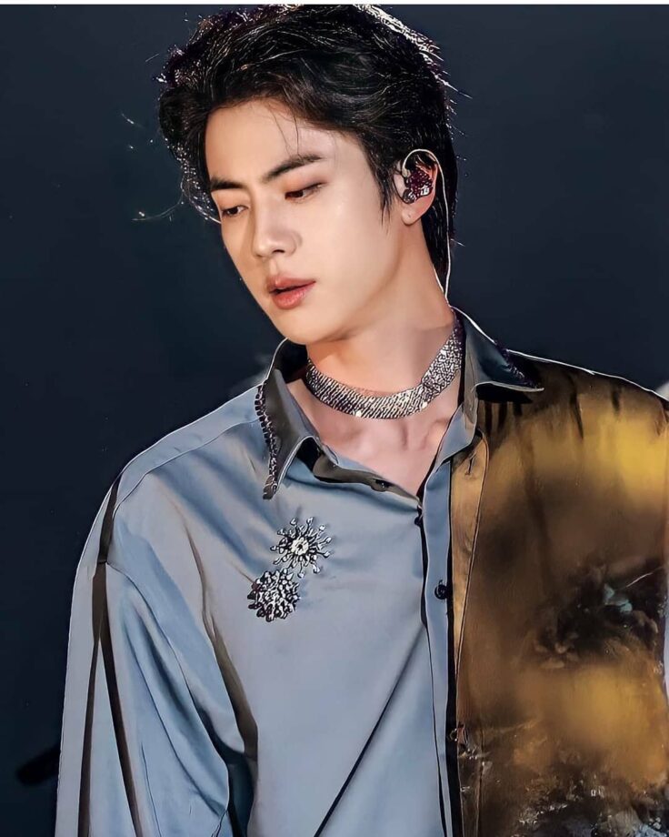 Come Fall In Love: BTS Jin Is Love At First Sight Guy In These Hot Looks - 1