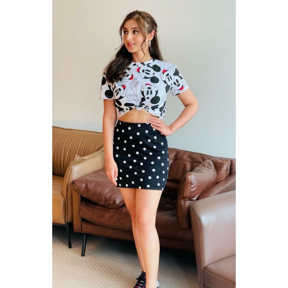 Copy The Skill Of Styling Crop Tops From Dhvani Bhanushali And Look Radiant: Pictures Here - 3