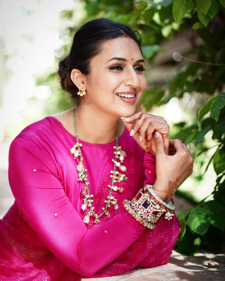 We Just Lost Our Hearts To Divyanka Tripathi After A Glance At Her Pink Dress & Pink Lips - 0