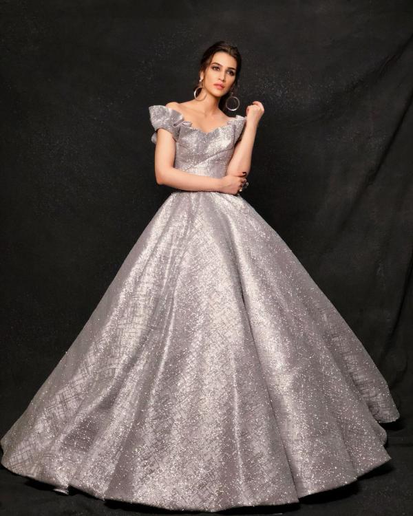 Dress Like A Princess: Take Cues From Kriti Sanon To Parineeti Chopra - 0