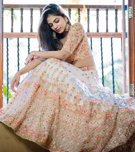 Malavika Mohanan & Her Hottest Crop Top Lehenga Styles For Ramp Fashion Are Style Goals For Every Girl Model, See Viral Pics - 3