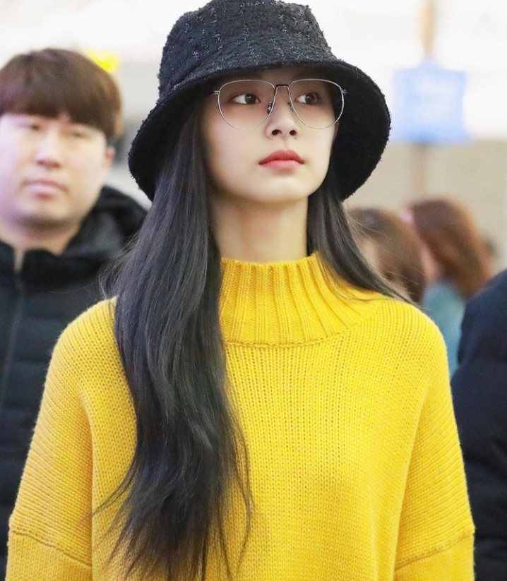 Ever Wondered How Twice Girls Look Without Makeup: See Pictures Here - 1