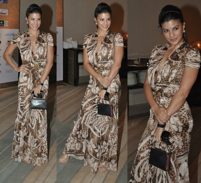 Fashion Faceoff: Sushmita Sen Vs Jacqueline Fernandez, Which Diva Deserves 10/10 In Alike Dress? - 1