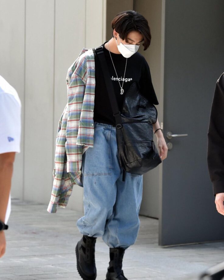 Highlighting Panache Street Style Looks Of G-Dragon & Jungkook - 0