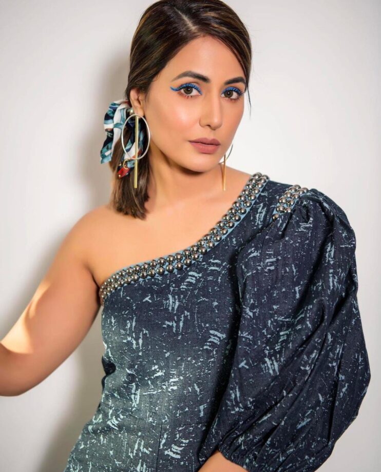 Make Heads Turning Entry At Your BFF’s Wedding: Let Hina Khan Be Your Inspiration - 4