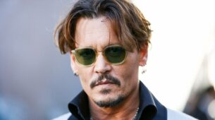 Johnny Depp’s Funky Rockstar Looks Will Give You Fashion Energy: Go See Here