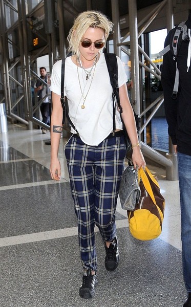 Kristen Stewart & Her Marvellous Bag Collection Will Make You Crazy, Check Out - 4