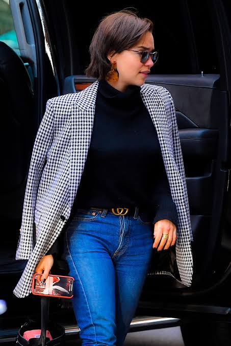 Mother Of Dragons Emilia Clarke Giving Us The Most Stylish Fashion Games In Street Style: Have A Look Here - 4