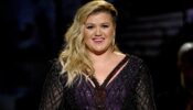 Oh so hot situation of Kelly Clarkson in all black