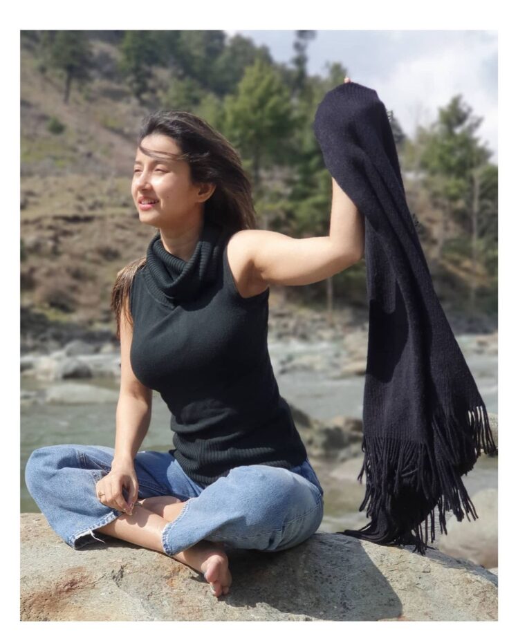 Planning A Vacation To The Hills? Let Monami Ghosh’s Travel Style File Serve You Inspiration - 4