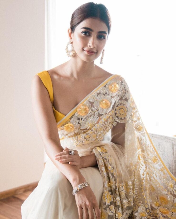 Promising Deep Neck Blouse Of Pooja Hegde For A Lasting Impression - 1