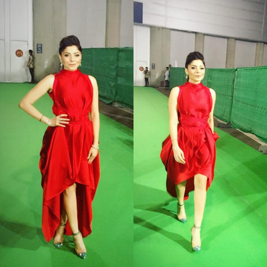 Red Dress Queens: Kanika Kapoor Or Dhvani Bhanushali: Which Diva’s Red Dress Is Pleasing? - 1