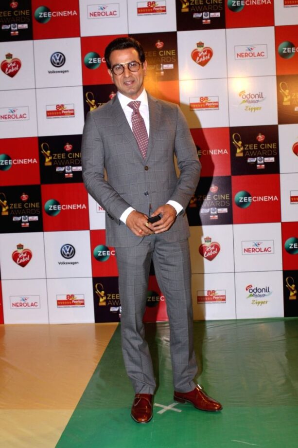 Ronit Roy and his coolest red carpet looks - 0