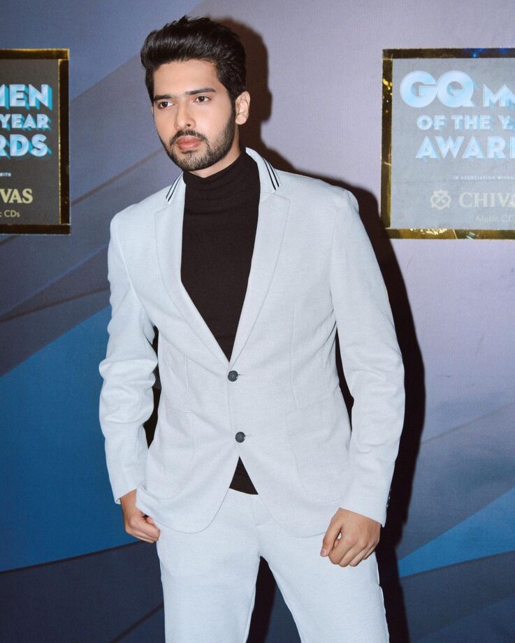 Same Pinch Situation For Darshan Raval & Armaan Malik In White Blazer: See Here - 0