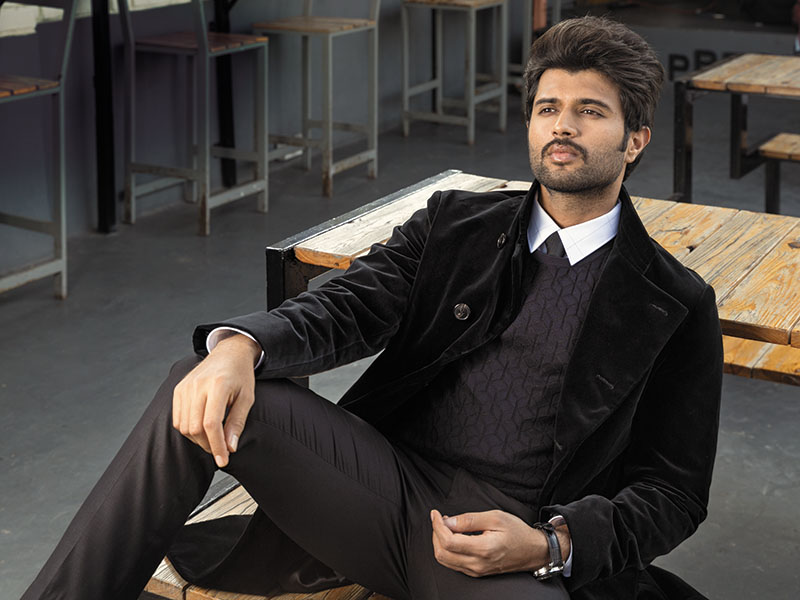 Sensational Style Situation For Allu Arjun, Prabhas & Vijay Deverakonda In A Black Suit - 2