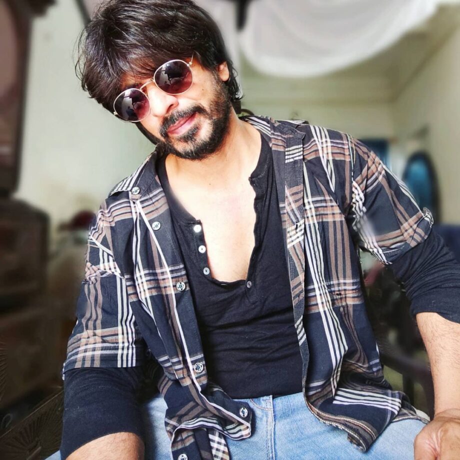 Shah Rukh Khan’s Lookalike Spotted: Pictures Will Blow Your Mind - 0