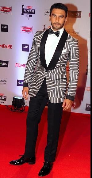 Shahid Kapoor Vs Ranveer Singh: Which Handsome Rocked In Black & White Blazer? - 1