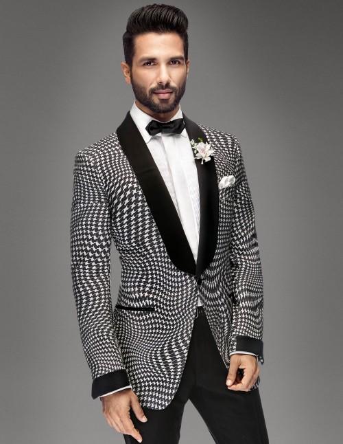 Shahid Kapoor Vs Ranveer Singh: Which Handsome Rocked In Black & White Blazer? - 0