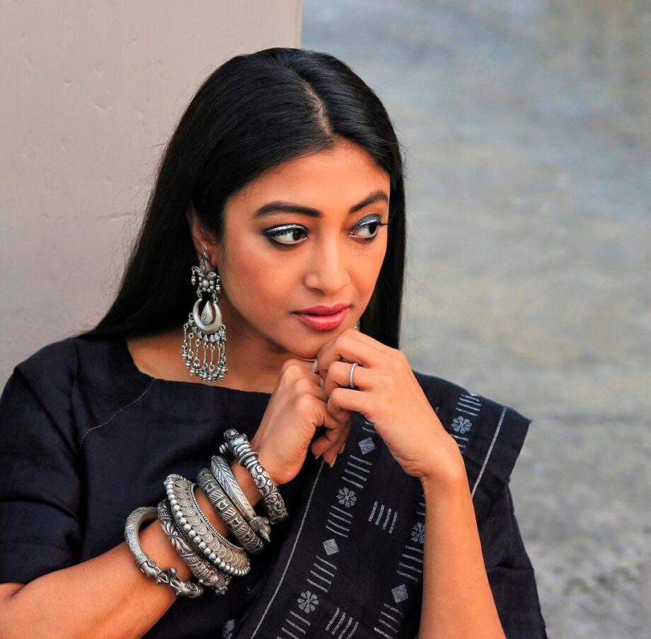 Bengali Diva Paoli Dam Is All About Sartorial In Sarees: Pics Here - 6