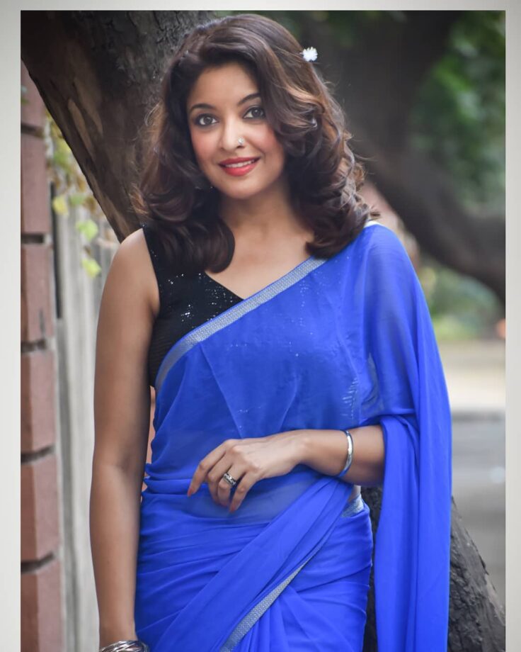 Tanushree Dutta’s Fashion Credentials: From Simple Sarees To Dramatic Off Shoulder - 2