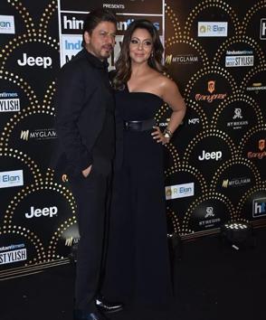 The Stylish Duo: Gauri Khan & Shah Rukh Khan’s Color Coordinated Fashion Styles - 0