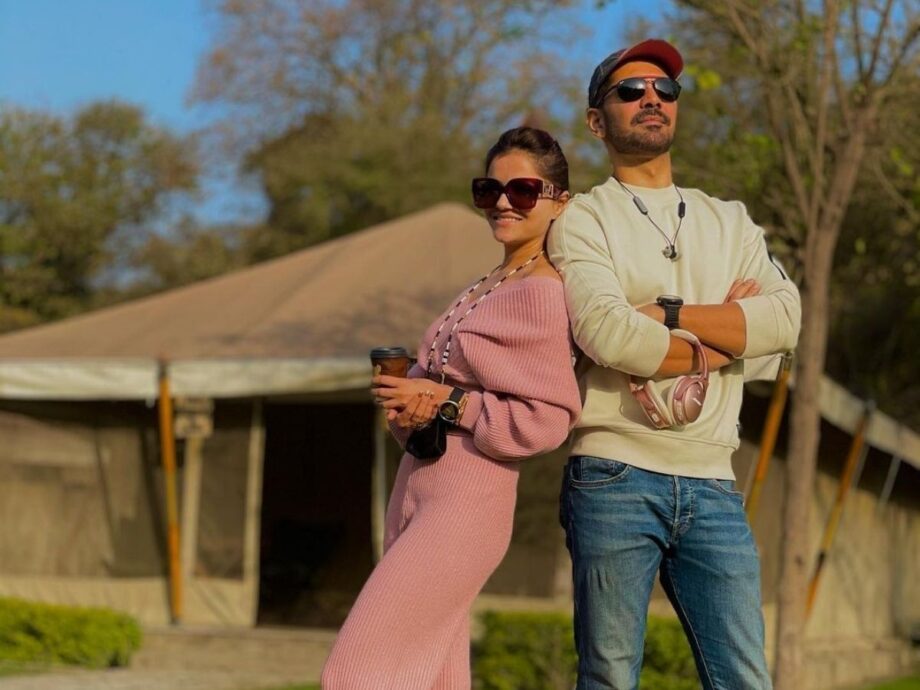 Bigg Boss Contestants Rubina Dilaik-Abhinav Shukla Giving Adorable Couple Goals, Read Out Their Love Journey - 8