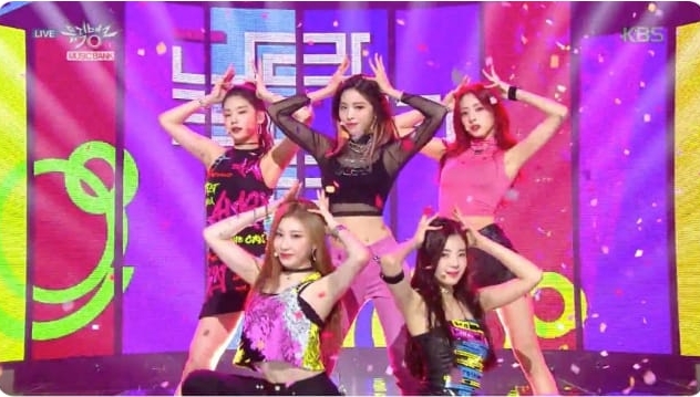 Then Vs Now: ITZY’s Stage Outfit Evolution Is Beautiful - 6