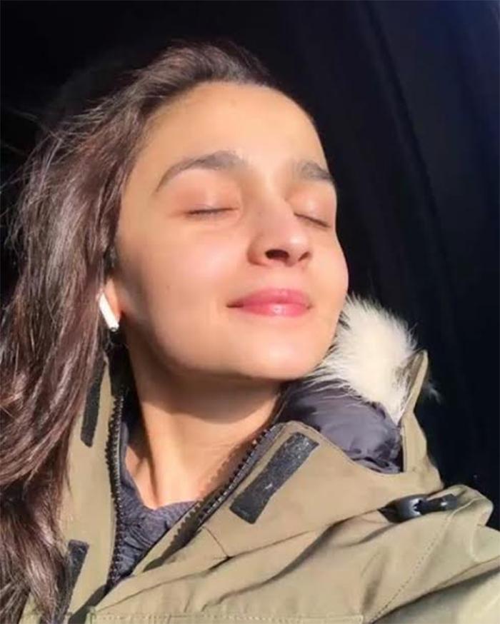 Unseen Sunkissed Pictures Of Alia Bhatt That Will Leave You In AWW - 1