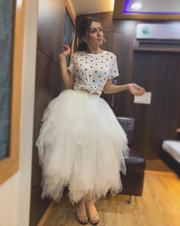 Vision To Behold: Hansika Motwani’s Magical Princess Moments Are Blissful - 3