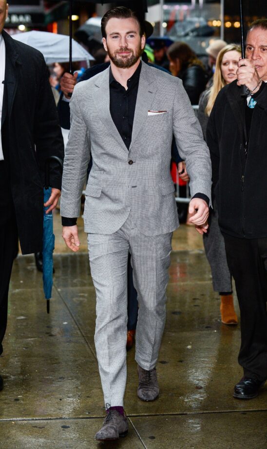 Wake Up & Dress Up: Glam Up Your Everyday Office Look With These Suits Of Chris Evans & Leonardo DiCaprio - 2