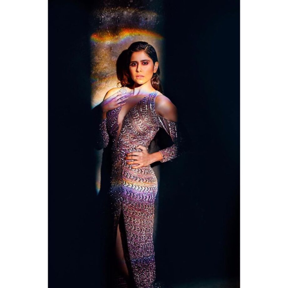 Wanna Feel The Mercury Hotness: Sai Tamhankar’s Bodycon Hot Dresses Will Make You Sweat - 0