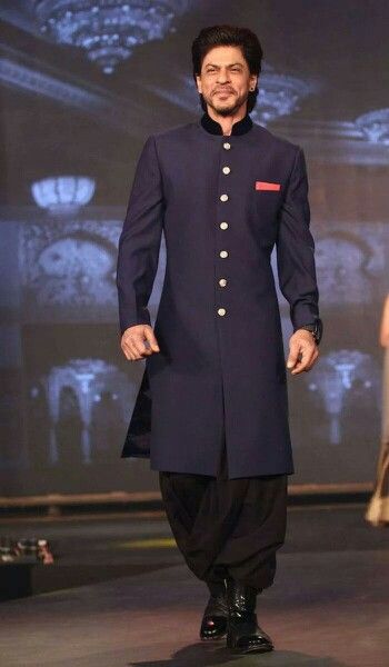 When Saif Ali Khan & Shah Rukh Khan Dressed To Impress In Manish Malhotra’s Classics - 1